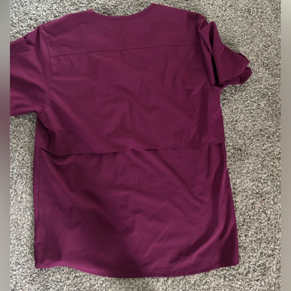 Men’s large carhart scrub top - Picture 3 of 3